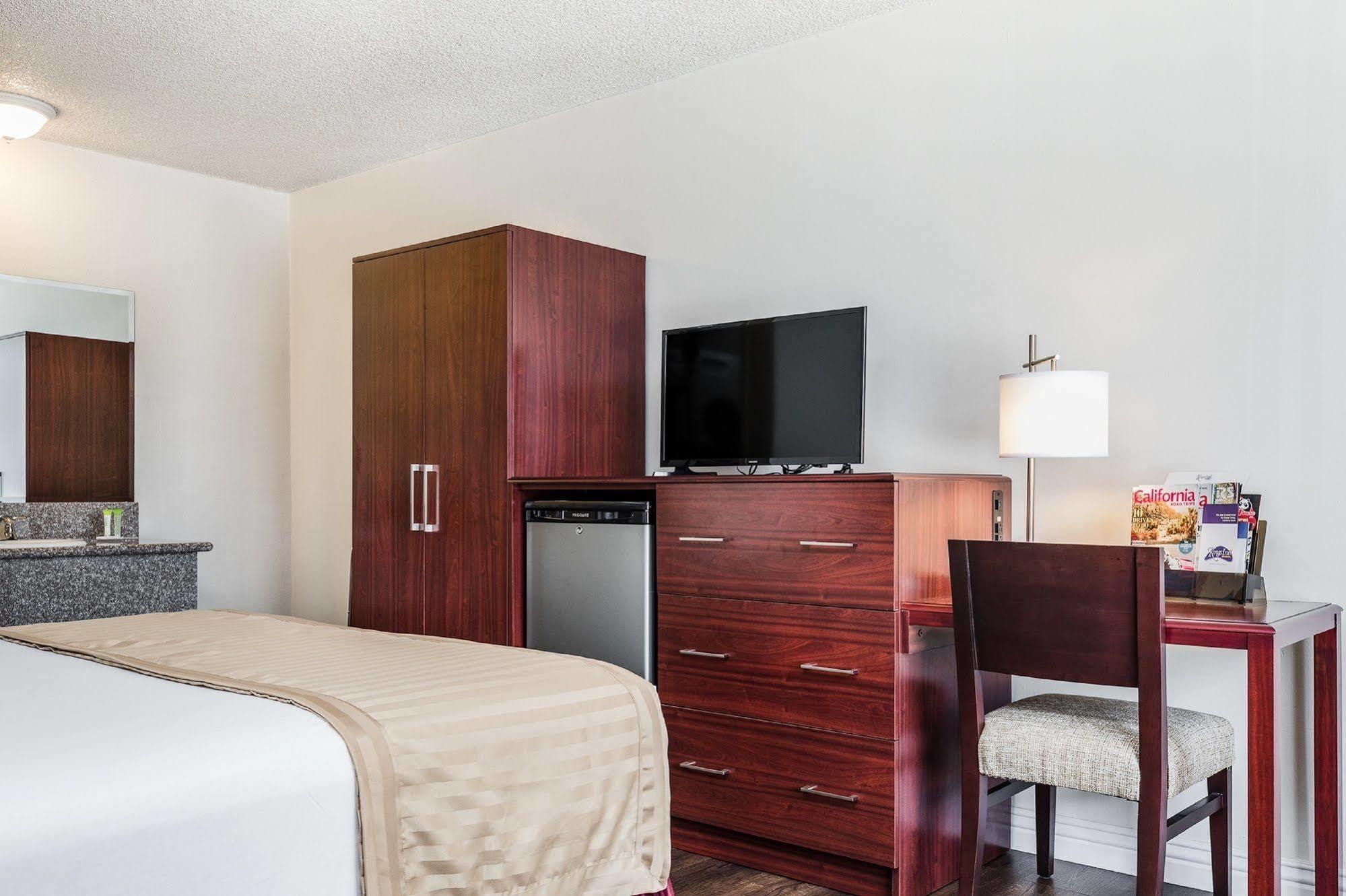 Kings Inn Anaheim At The Park & Convention Center Εξωτερικό φωτογραφία