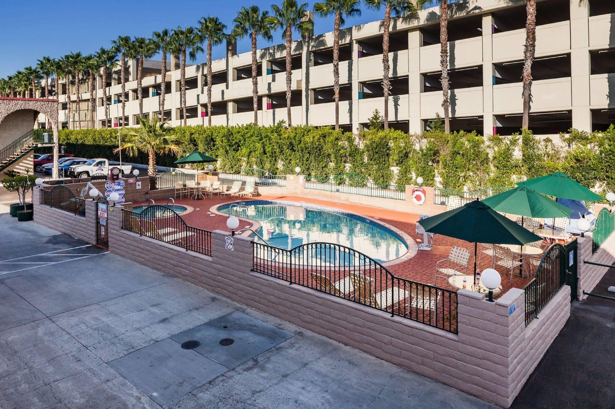 Kings Inn Anaheim At The Park & Convention Center Εξωτερικό φωτογραφία