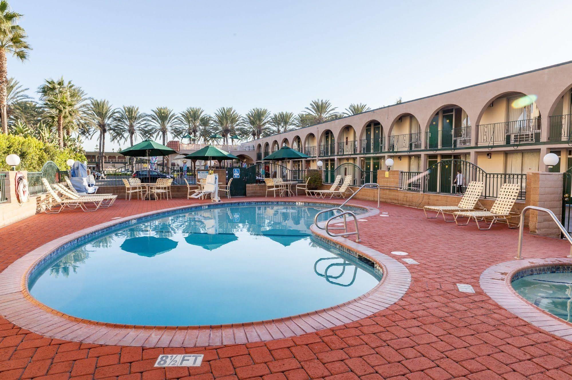 Kings Inn Anaheim At The Park & Convention Center Εξωτερικό φωτογραφία