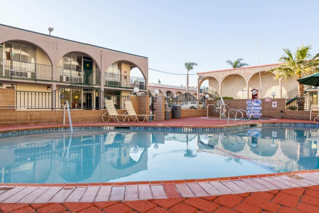 Kings Inn Anaheim At The Park & Convention Center Εξωτερικό φωτογραφία